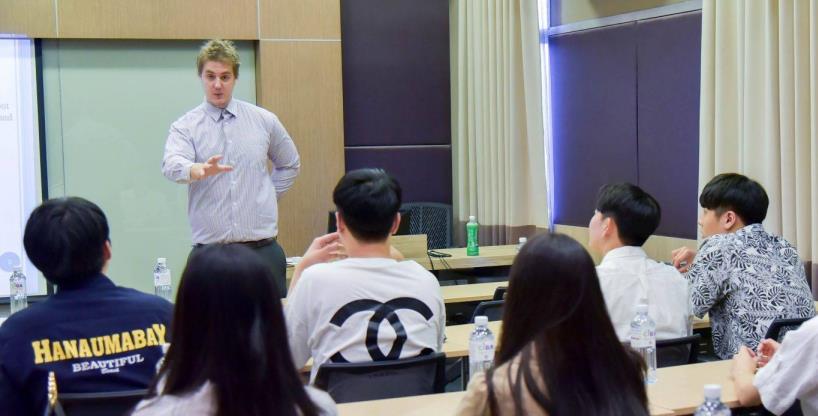 在韩国留学如何发表韩语？