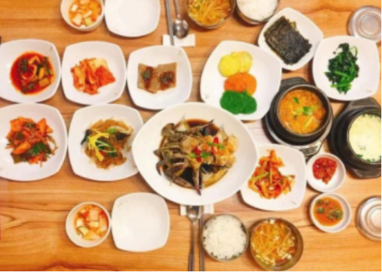 韩国留学4大特色美食解锁异国味蕾，并不是不是只吃泡菜！(图1)